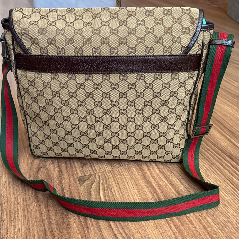 A512- Gucci crossbody bag - Picture 5 of 16